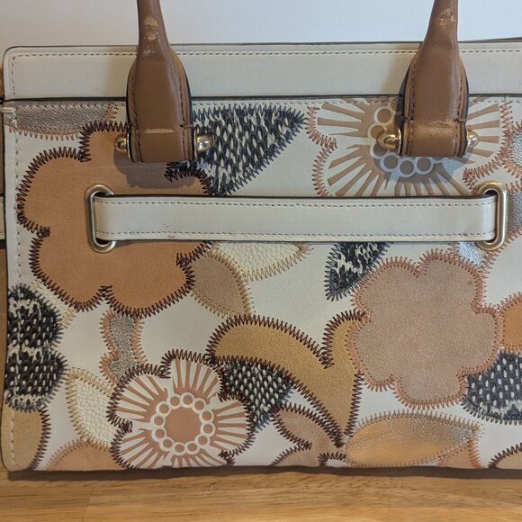 NWT Coach Swagger Medium Satchel with Patchwork Tea Rose Floral Applique Beige - Picture 5 of 9